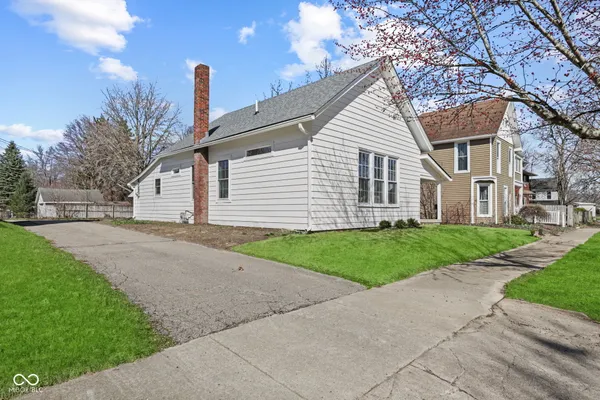 $259,900 | 218 Walnut Street, Greenfield, IN 46140