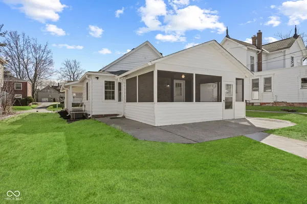 $259,900 | 218 Walnut Street, Greenfield, IN 46140