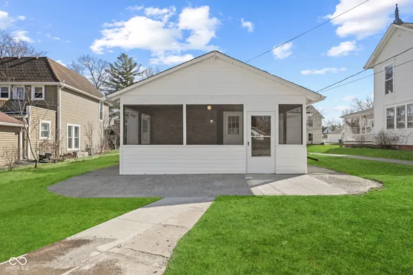 $259,900 | 218 Walnut Street, Greenfield, IN 46140