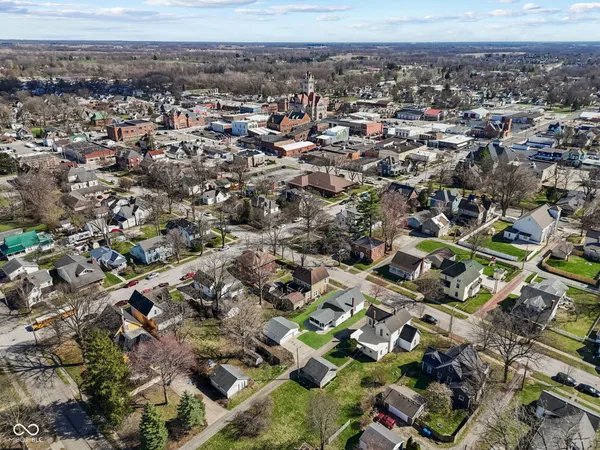 $259,900 | 218 Walnut Street, Greenfield, IN 46140