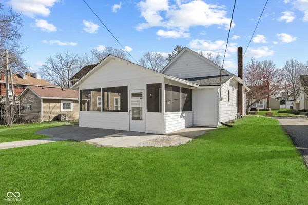 $259,900 | 218 Walnut Street, Greenfield, IN 46140