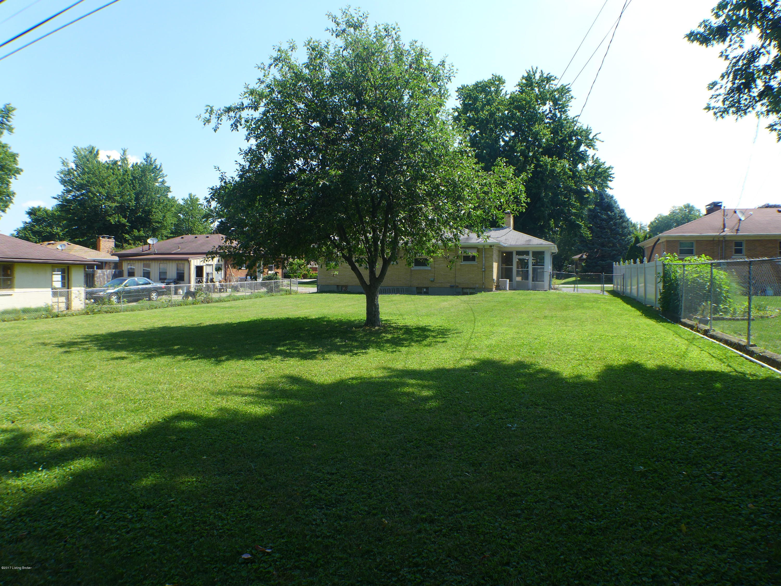8308 Smithton Road Louisville, KY 40219 - Photo 22 of 25 P1030660