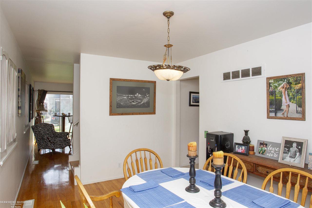 379 Neff Road Grosse Pointe, MI 48230 - Photo 11 of 63 50070950-10.JPG