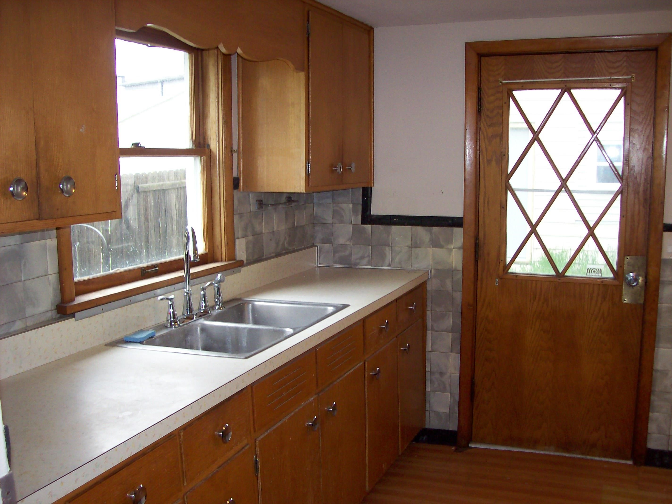 1002 Adams Street Portage, WI 53901 - Photo 4 of 32