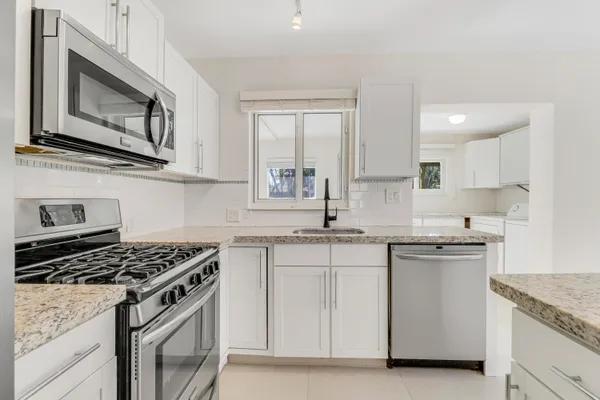 $3,800 | 376 Southwest 2nd Street, Boca Raton, FL 33432