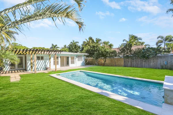 $3,800 | 376 Southwest 2nd Street, Boca Raton, FL 33432