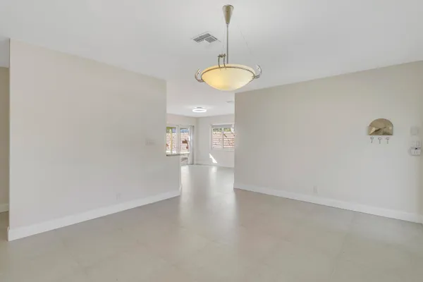 $3,800 | 376 Southwest 2nd Street, Boca Raton, FL 33432
