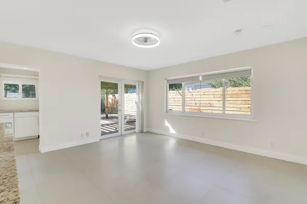 $3,800 | 376 Southwest 2nd Street, Boca Raton, FL 33432