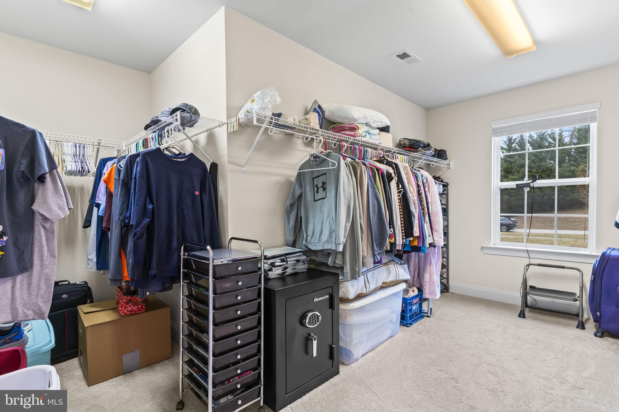3283 Huntsman Drive Huntingtown, MD 20639 - Photo 35 of 77 Primary closet