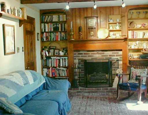 402 Matson Road Ligonier, PA 15658 - Photo 3 of 7 Den/Family/Great Room.