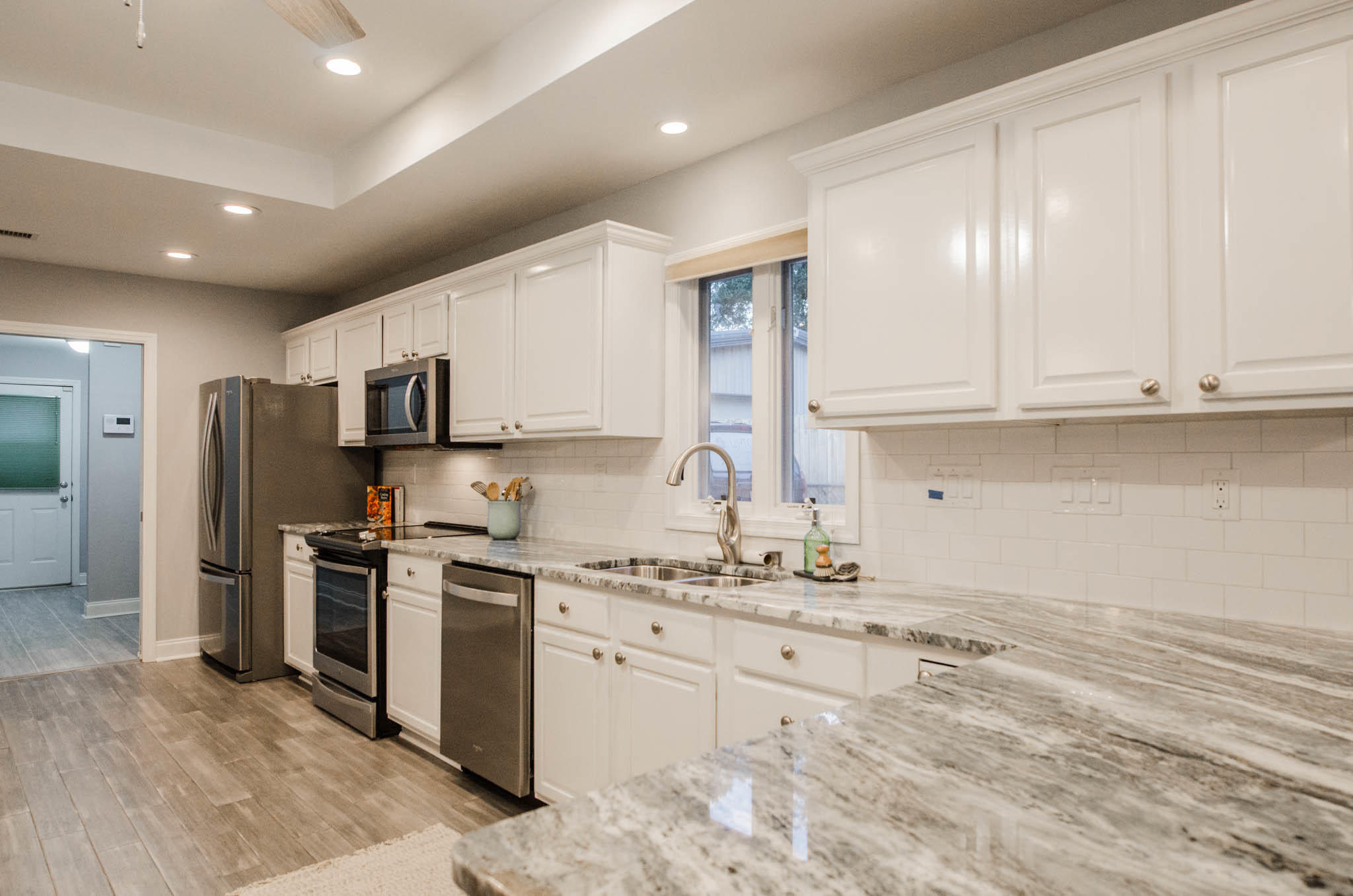 5886 Ryans Bluff Road North Charleston, SC 29418 - Photo 8 of 41 Kitchen