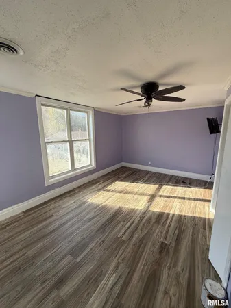 $170,000 | 619 North 12th Street, Petersburg, IL 62675