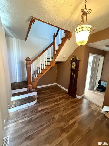 $170,000 | 619 North 12th Street, Petersburg, IL 62675