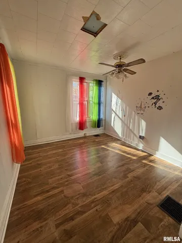 $170,000 | 619 North 12th Street, Petersburg, IL 62675