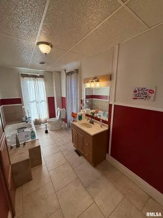 $170,000 | 619 North 12th Street, Petersburg, IL 62675
