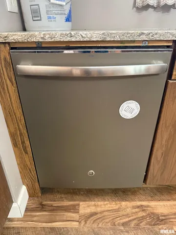 $170,000 | 619 North 12th Street, Petersburg, IL 62675