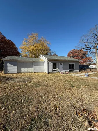 $170,000 | 619 North 12th Street, Petersburg, IL 62675