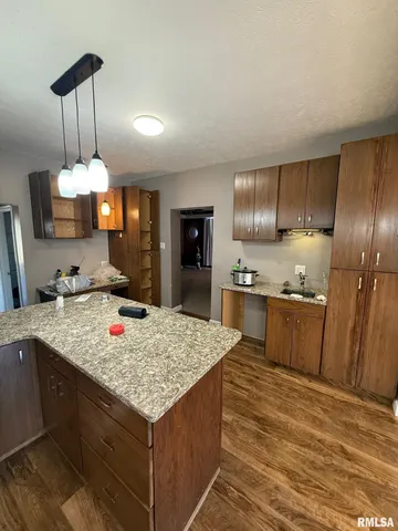 $170,000 | 619 North 12th Street, Petersburg, IL 62675