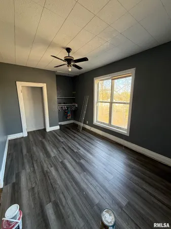 $170,000 | 619 North 12th Street, Petersburg, IL 62675