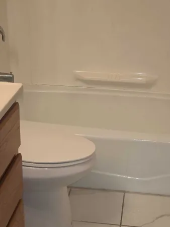 $2,300 | 9950 Treetop Drive, Unit 340S, Orland Park, IL 60462