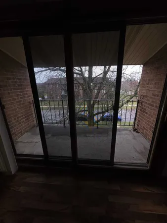 $2,300 | 9950 Treetop Drive, Unit 340S, Orland Park, IL 60462