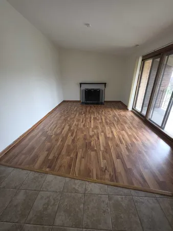 $2,300 | 9950 Treetop Drive, Unit 340S, Orland Park, IL 60462
