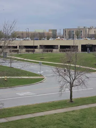 $2,300 | 9950 Treetop Drive, Unit 340S, Orland Park, IL 60462