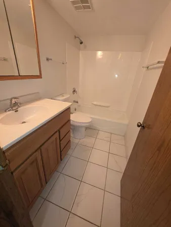 $2,300 | 9950 Treetop Drive, Unit 340S, Orland Park, IL 60462
