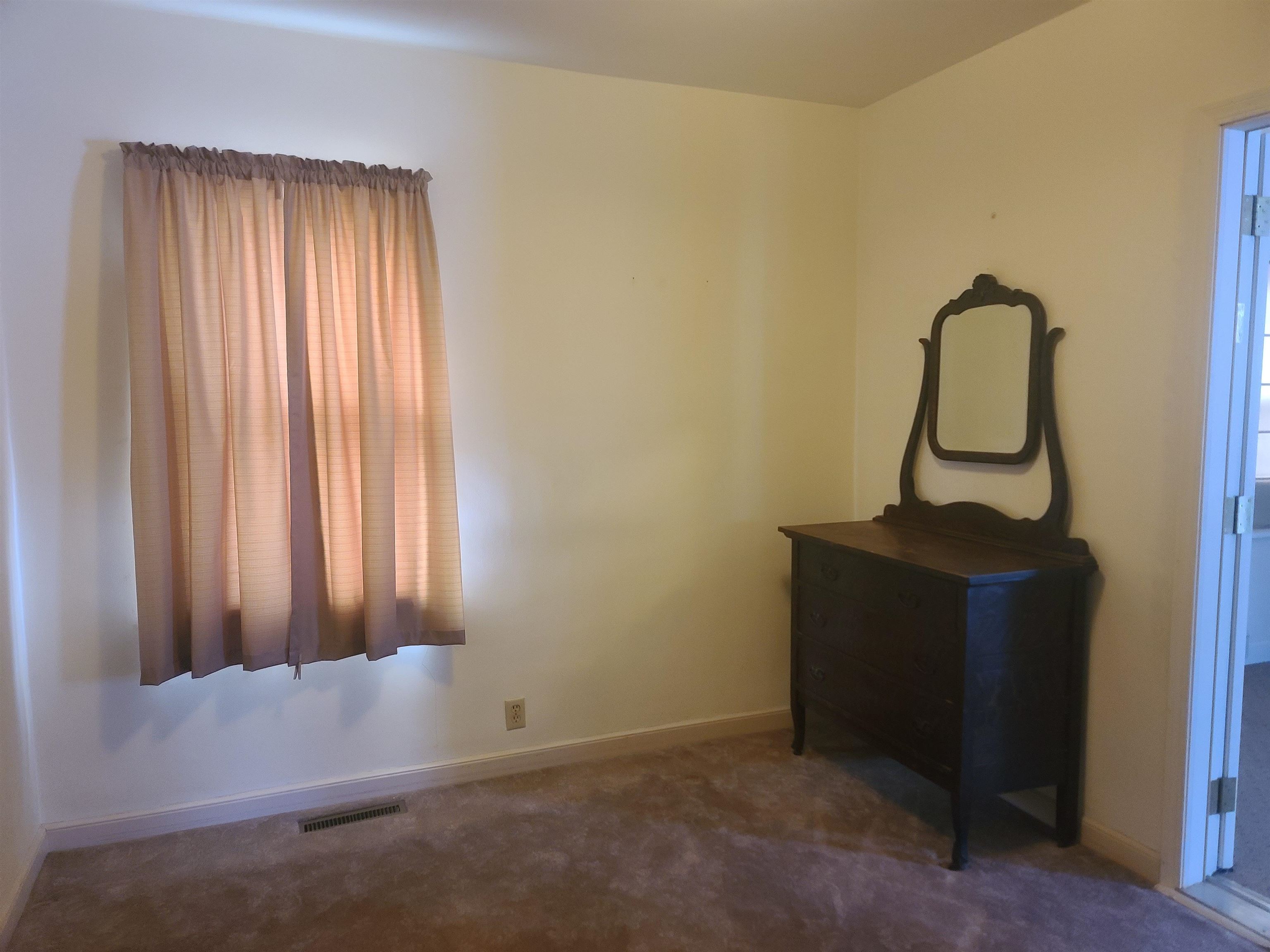 448 Walker Street Stevens Point, WI 54481 - Photo 13 of 31