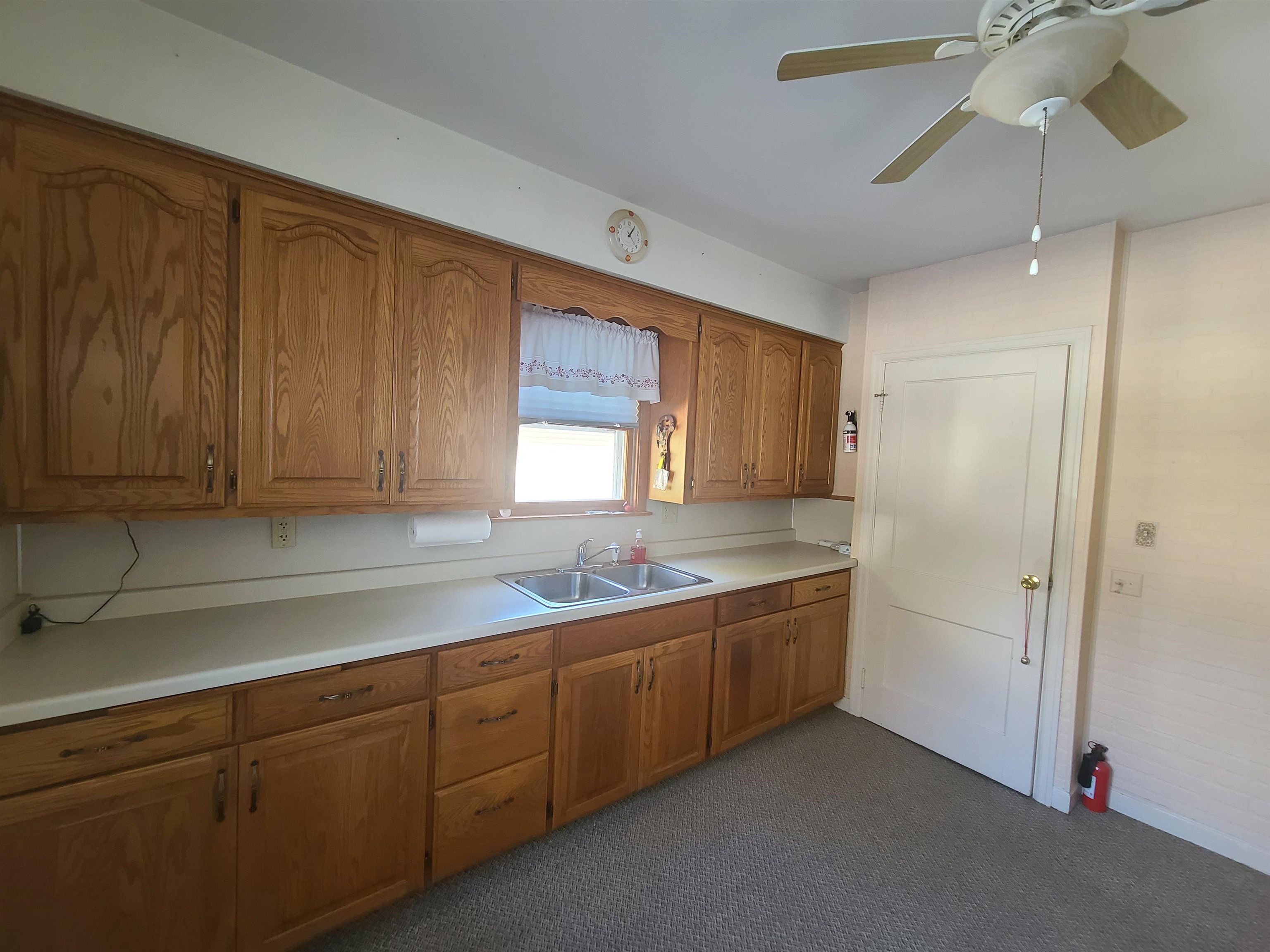 448 Walker Street Stevens Point, WI 54481 - Photo 2 of 31