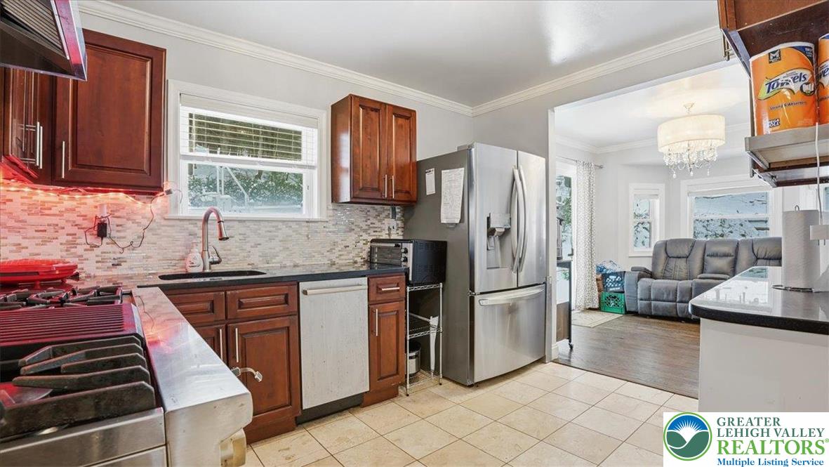 172 Evergreen Hollow Road Effort, PA 18330 - Photo 16 of 70 a kitchen with stainless steel appliances a refrigerator sink and stove