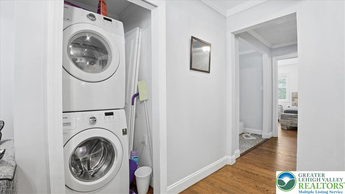 172 Evergreen Hollow Road Effort, PA 18330 - Photo 41 of 70 a view of washer and dryer in a utility room
