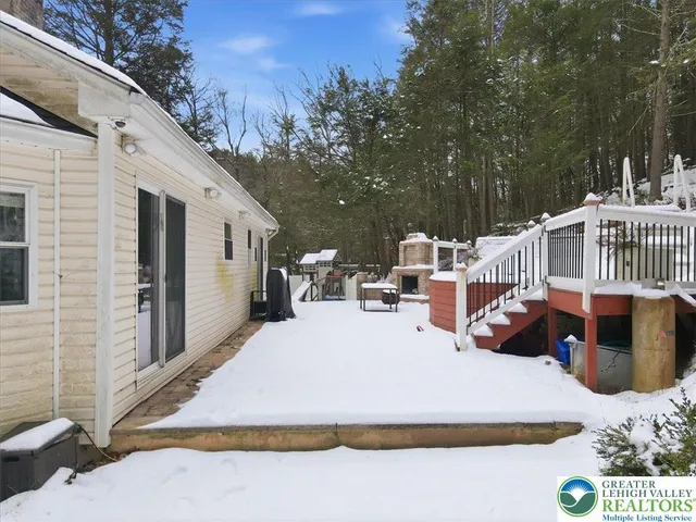 $410,900 | 172 Evergreen Hollow Road, Effort, PA 18330