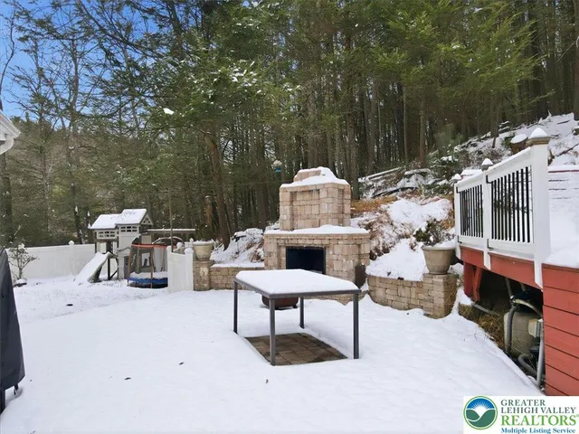 $410,900 | 172 Evergreen Hollow Road, Effort, PA 18330