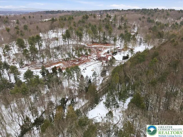 $410,900 | 172 Evergreen Hollow Road, Effort, PA 18330