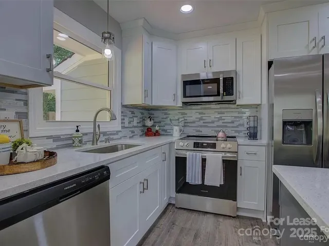 $2,500 | 1208 Fontana Avenue, Charlotte, NC 28206