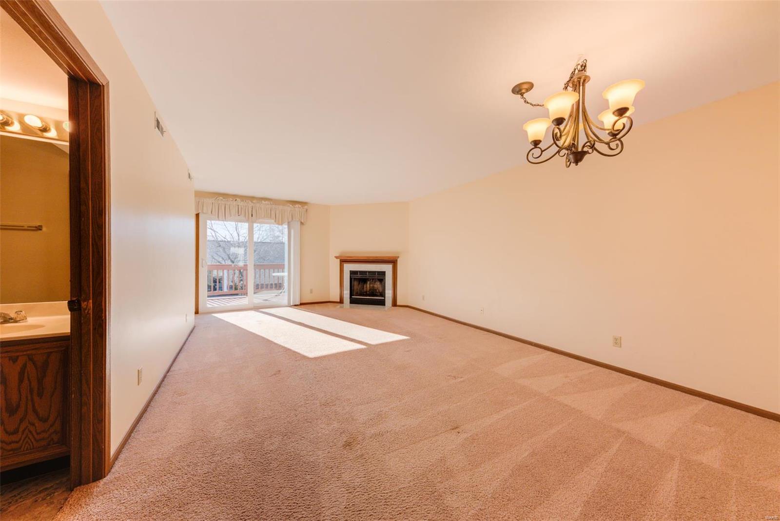 601 Pine Ridge Trails Court, Unit B Ballwin, MO 63021 - Photo 4 of 17 Gallery Image 4