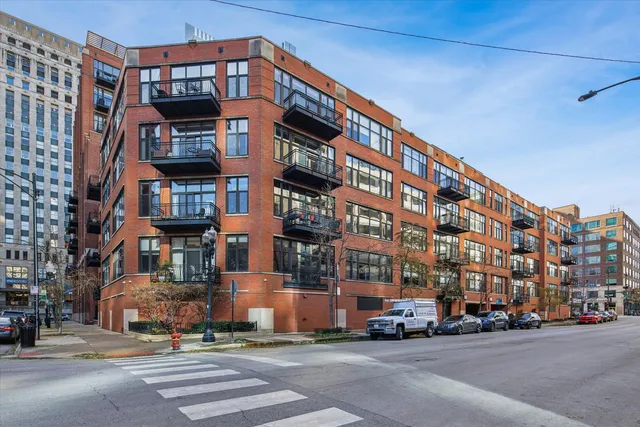 $550,000 | 333 West Hubbard Street, Unit 808, Chicago, IL 60654