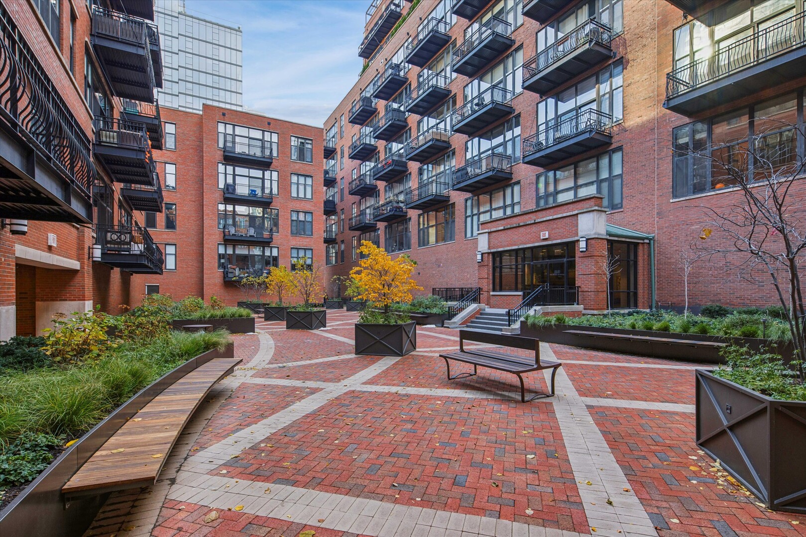 333 West Hubbard Street, Unit 808 Chicago, IL 60654 - Photo 2 of 16