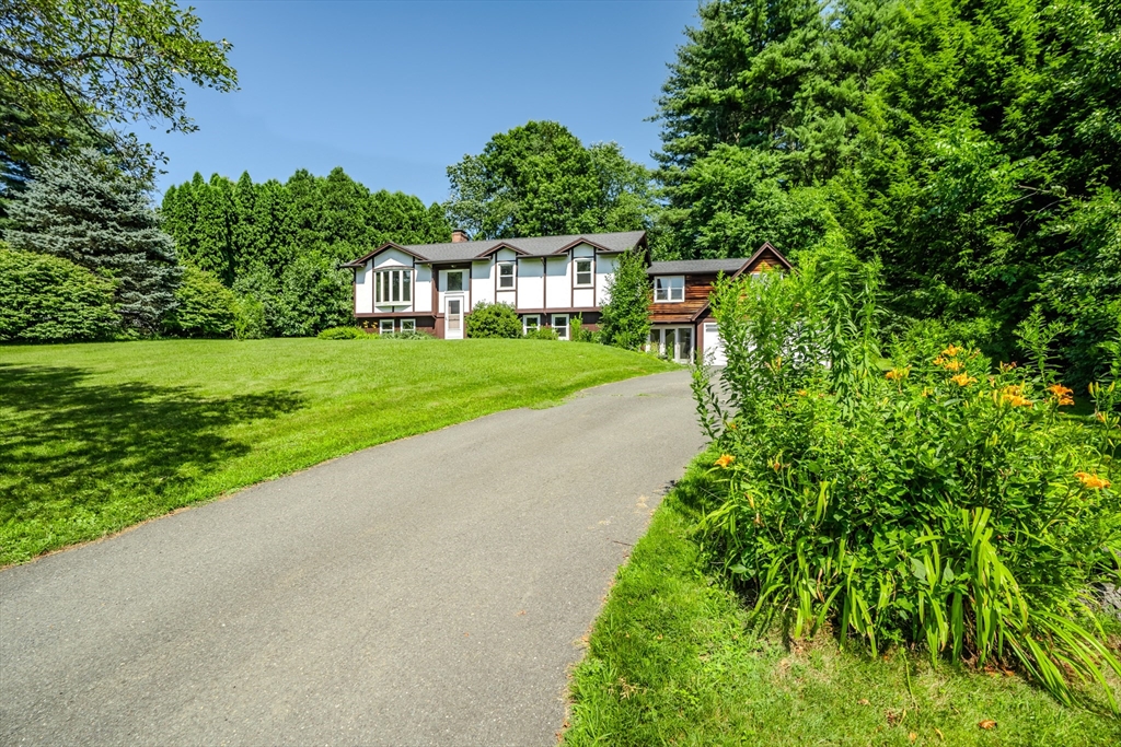 17 Pomeroy Court Amherst, MA 01002 - Photo 3 of 41 a view of a house with a yard