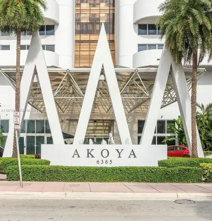 $3,690 | 6365 Collins Avenue, Unit 904, Miami Beach, FL 33141