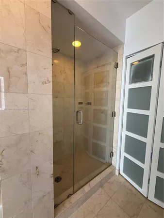 $3,750 | 6365 Collins Avenue, Unit 904, Miami Beach, FL 33141