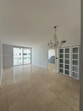 $3,750 | 6365 Collins Avenue, Unit 904, Miami Beach, FL 33141