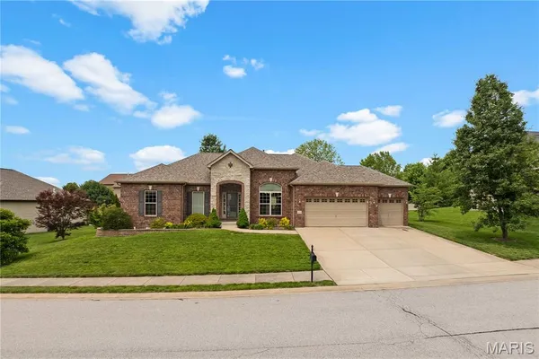 $481,500 | 3213 Roan Hill Drive, Belleville, IL 62221