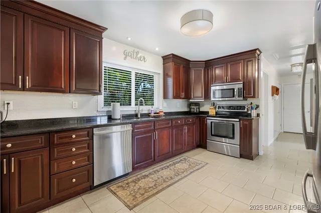 $440,000 | 12 Golf Course Road, Eldon, MO 65026