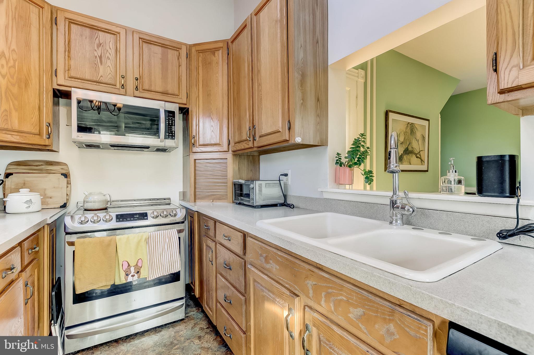 4508 Schenley Road Baltimore, MD 21210 - Photo 14 of 47