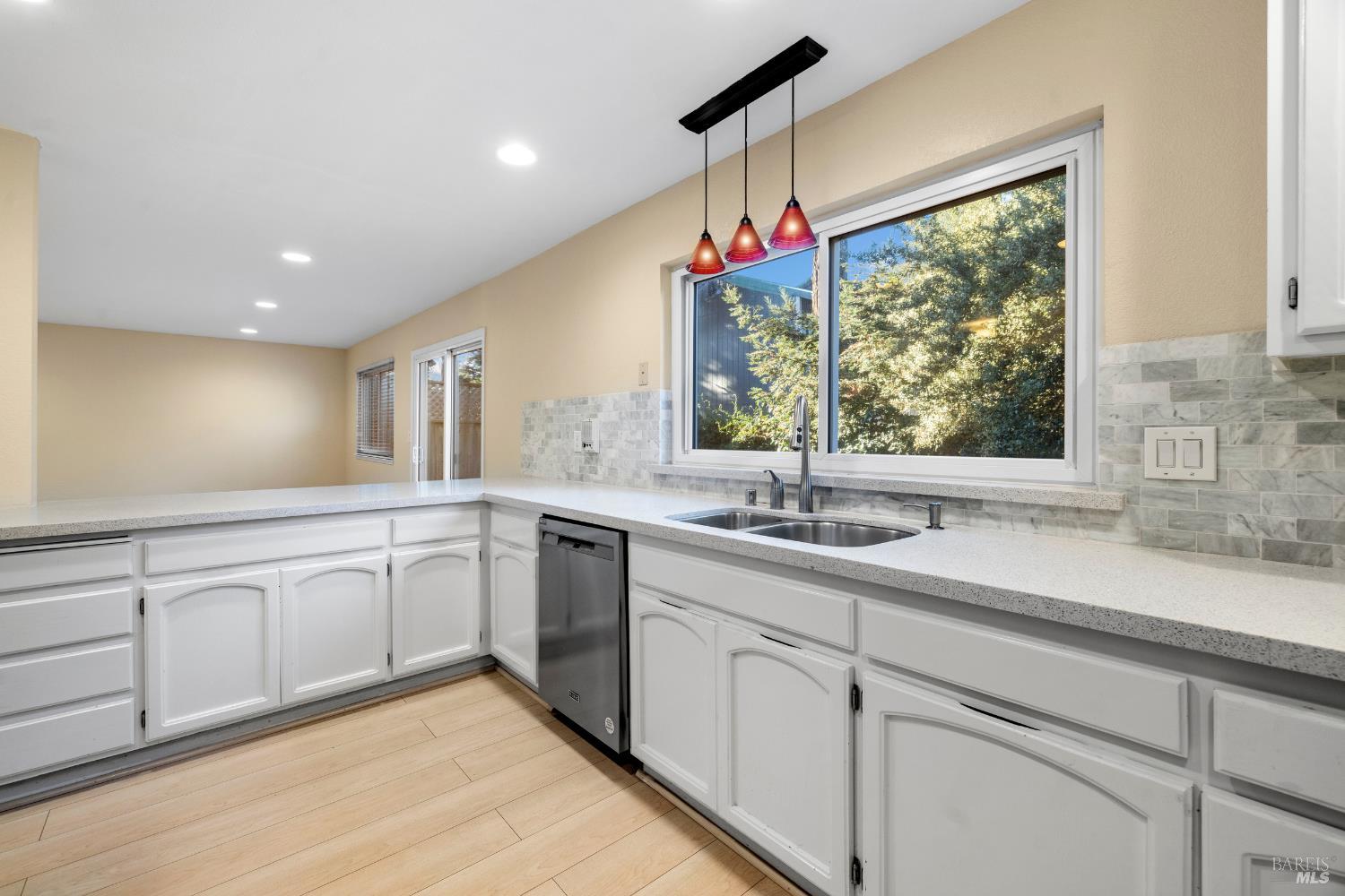 985 Hacienda Circle Rohnert Park, CA 94928 - Photo 11 of 26