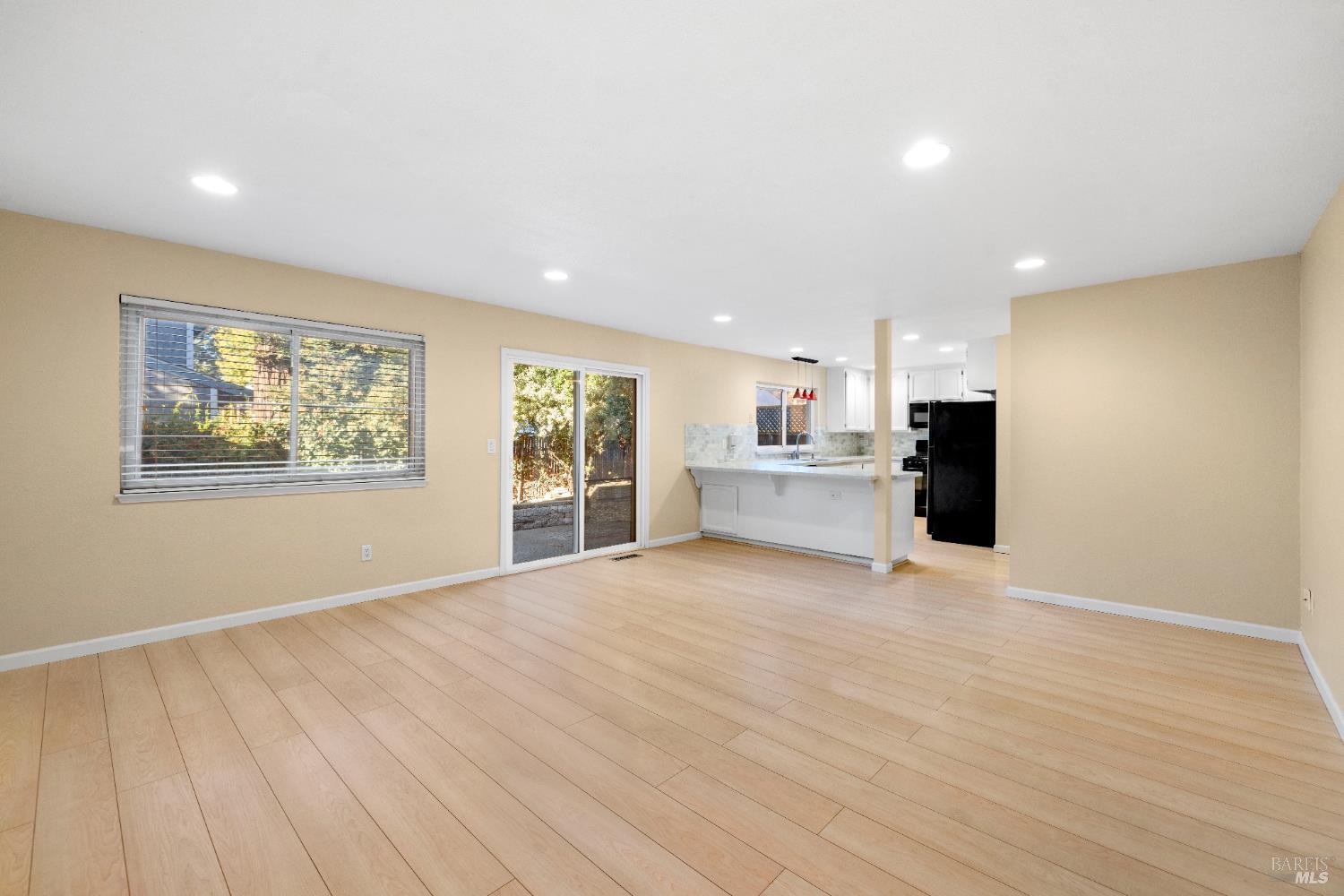 985 Hacienda Circle Rohnert Park, CA 94928 - Photo 8 of 26