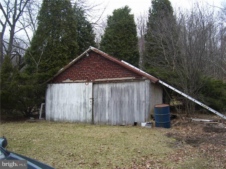 35 Ehst Road Bechtelsville, PA 19505 - Photo 14 of 14 Storage Shed