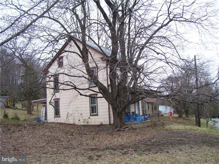 35 Ehst Road Bechtelsville, PA 19505 - Photo 4 of 14 Exterior Side